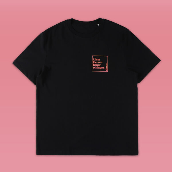 T-Shirt Schwarz "Lässt Herzen höher schlagen"